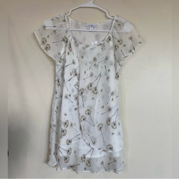 dressbarn Tops - Dressbarn Sheer Cream Floral dandelion Blouse
